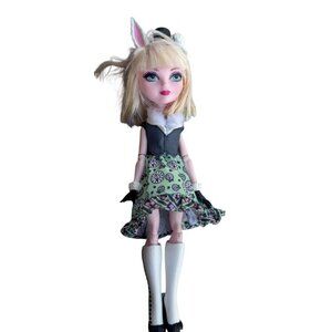 Ever After High Bunny Blanc Doll 11" Blonde Hair Green Skirt White Boots 2012